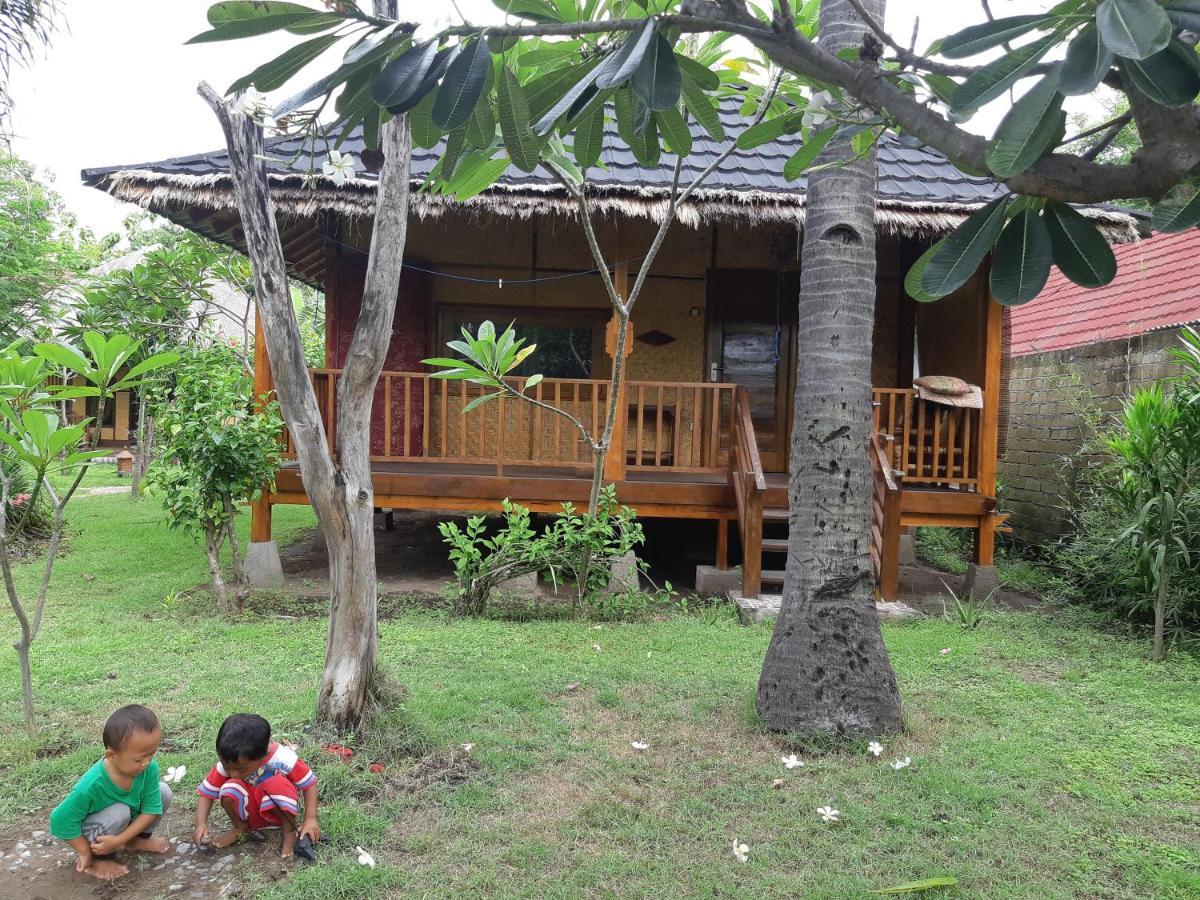 Tangga Bungalows Gili Air Bagian luar foto