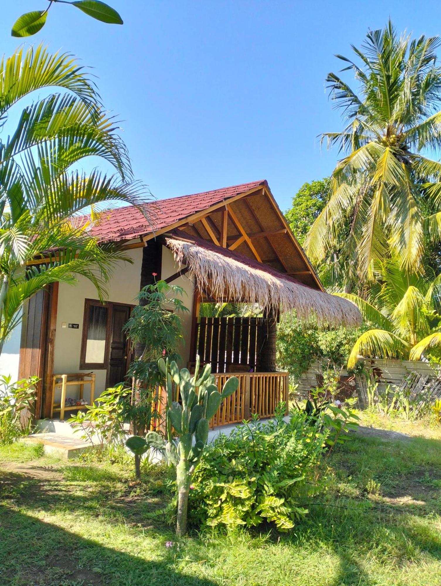 Tangga Bungalows Gili Air Bagian luar foto