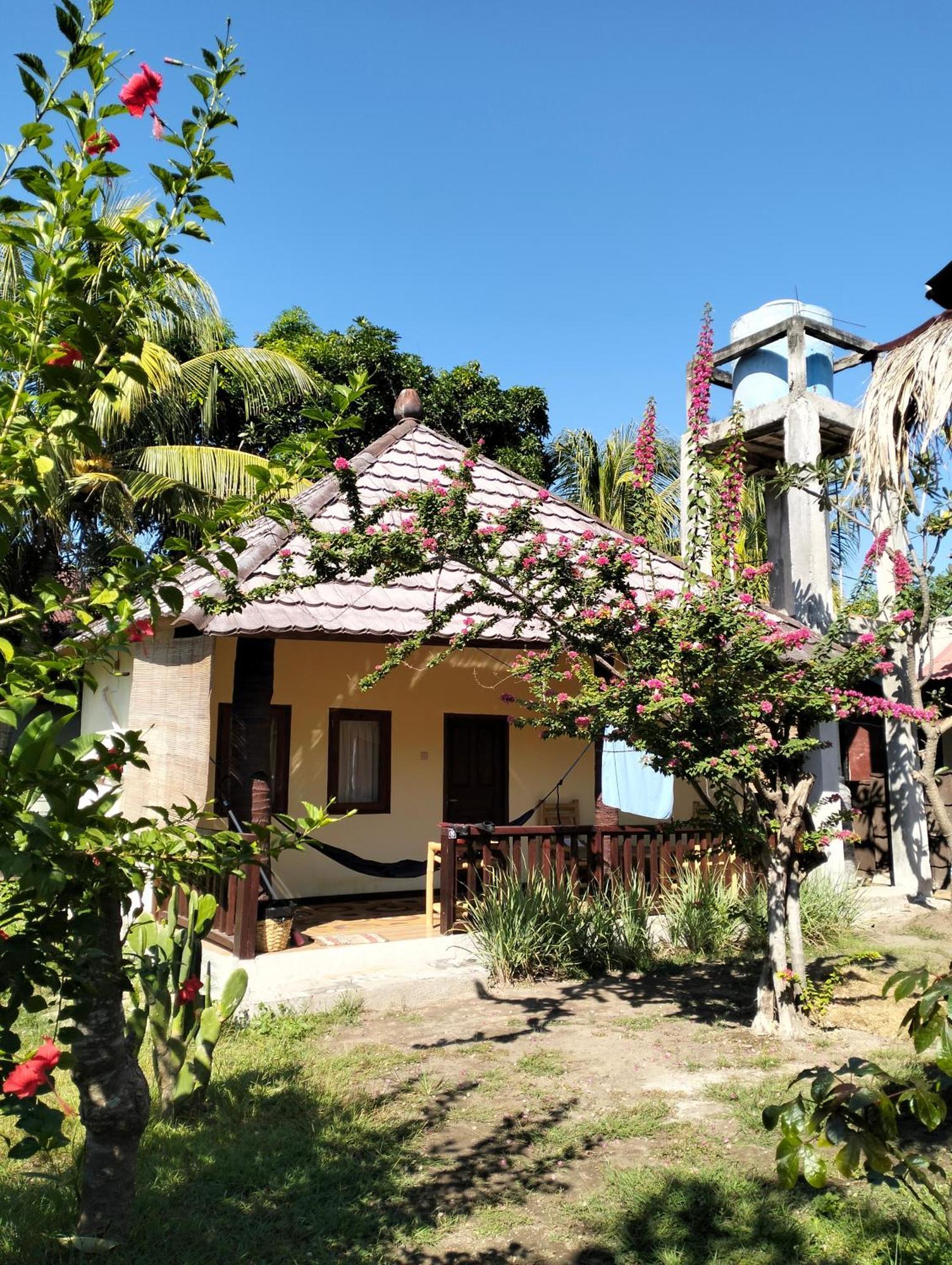 Tangga Bungalows Gili Air Bagian luar foto