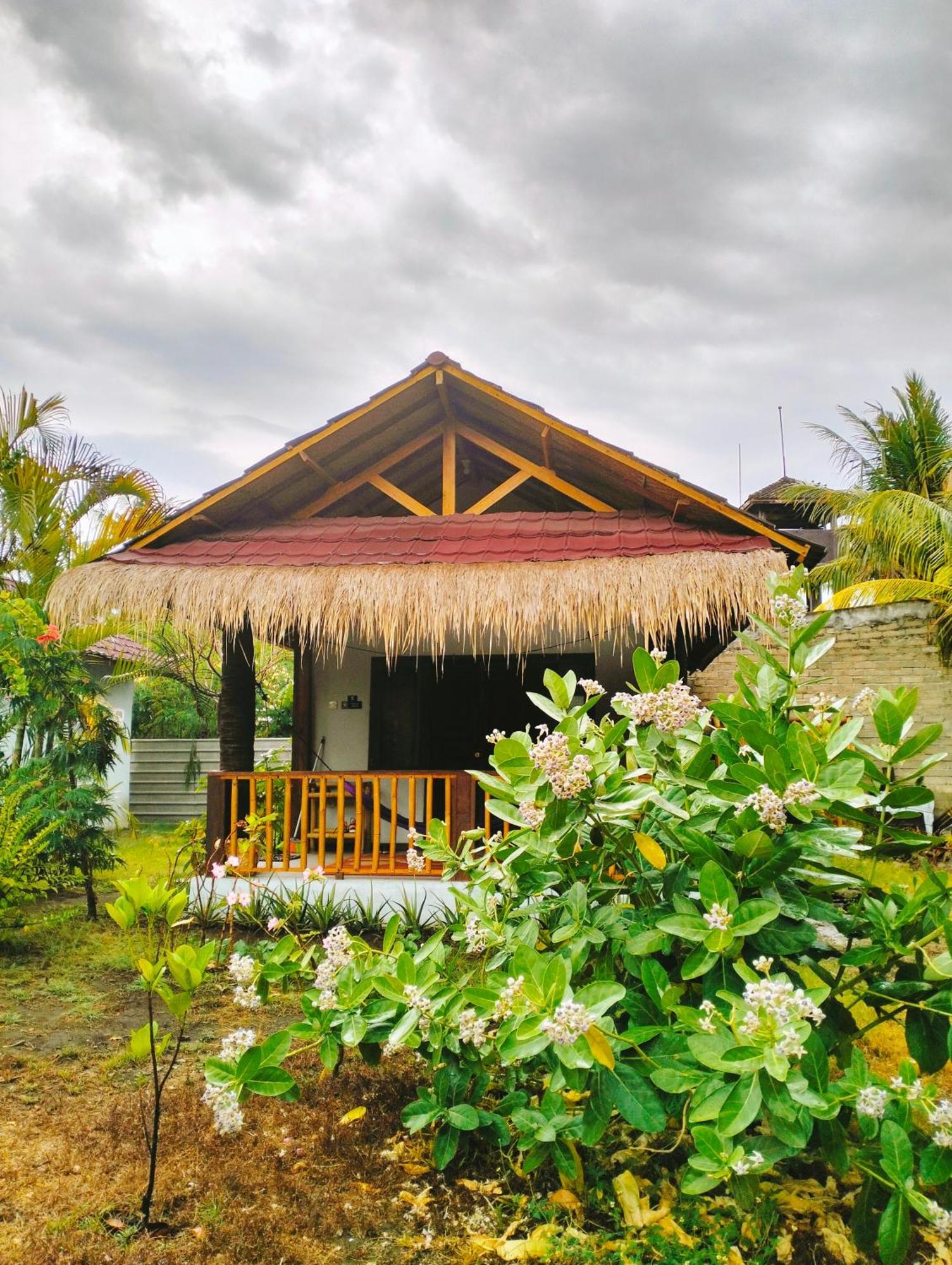 Tangga Bungalows Gili Air Bagian luar foto