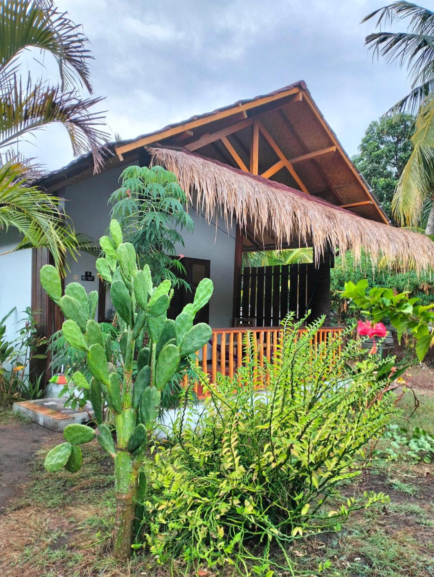 Tangga Bungalows Gili Air Bagian luar foto