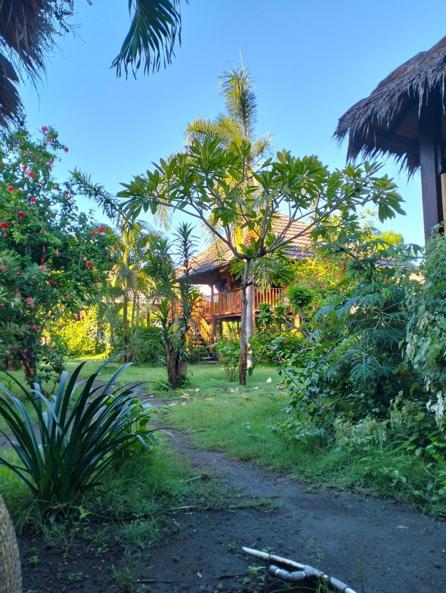 Tangga Bungalows Gili Air Bagian luar foto