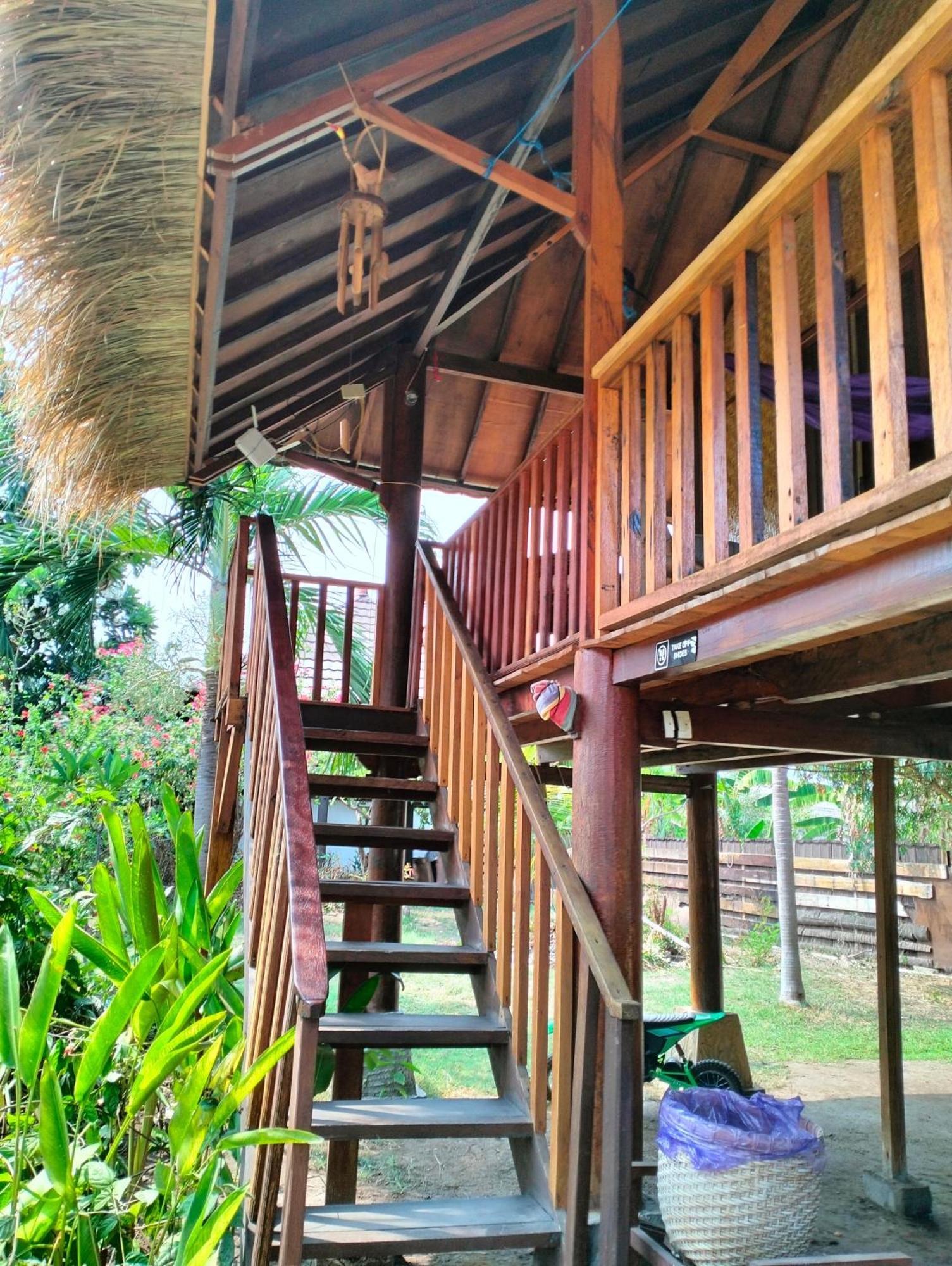 Tangga Bungalows Gili Air Bagian luar foto